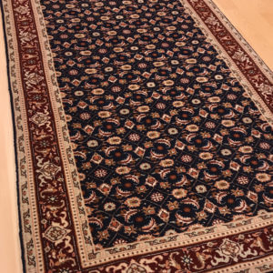 70217 Tæbriz m/silke 178 x 80 Kr. 13.900,-