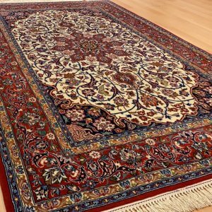 70084 Isfahan På/Silke 167 x 109 Kr. 25.000,-