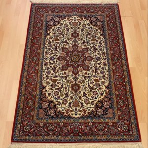 70084 Isfahan På/Silke 167 x 109 Kr. 25.000,-