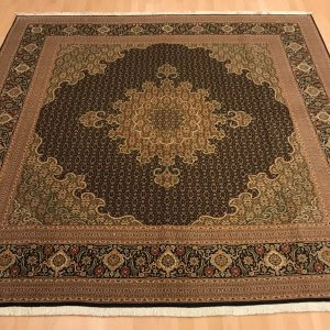 14018-87 Tæbriz M/Silke 259 x 245 Kr. 58.000,-