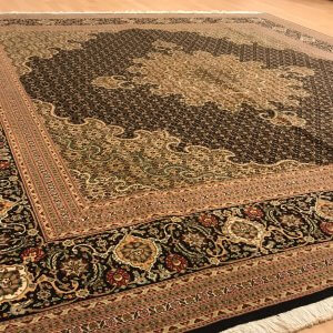 14018-87 Tæbriz M/Silke 259 x 245 Kr. 58.000,-