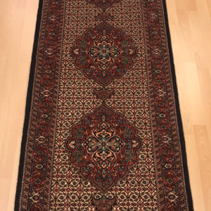 19004 Bidjar m/silke 210 x 76 Kr. 16.800,-