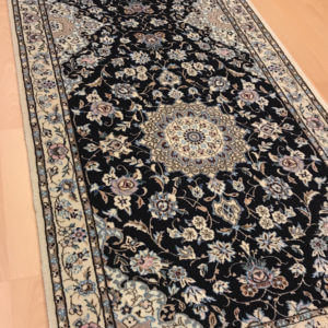 19009 Nain m/silke 193 x 72 Kr. 15.800,-