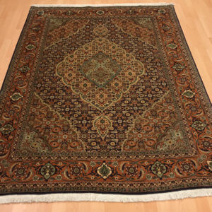 4641 Tæbriz Semi antik 207 x 143 Før: 29.500,- Nu: 19.950,-