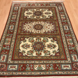 5177 Qum helsilke 202 x 130 Kr. 58.000,-