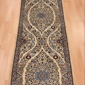 21114 Nain 422 x 77 Kr. 18.500,-