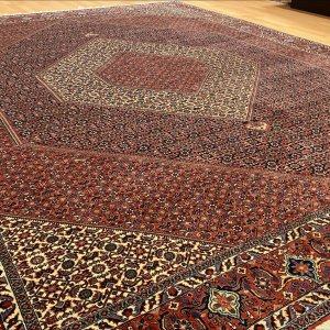 82115 Bidjar 320 x 252 Kr. 65.000,-