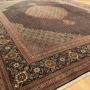 83020 Tæbriz m/silke 320 x 245 Tilbud: 38.000,-