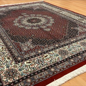 23014 Moud m/silke 198 x 153 Kr. 14900,-