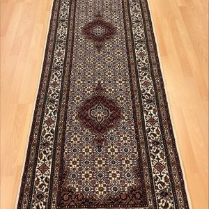 23024 Moud m/silke 297 x 83 Kr. 11.900,-