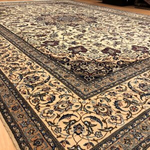 82109 Nain m/silke 353 x 257 Tilbud kr. 64000