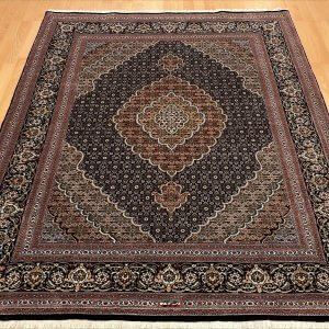 84021 Tæbriz m/silke 191 x 150 Kr. 27.800,-